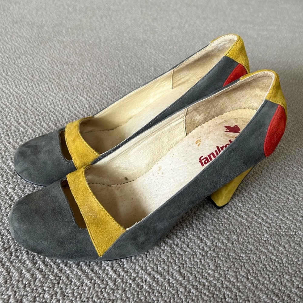 Farylrobin Mod Suede Heels - Picture 3 of 3